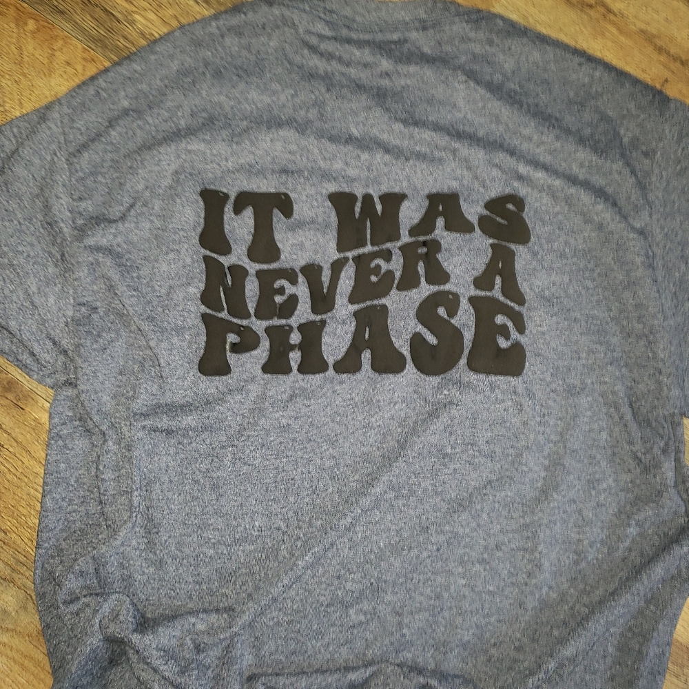 Grey cotton short sleeve t-shirt.